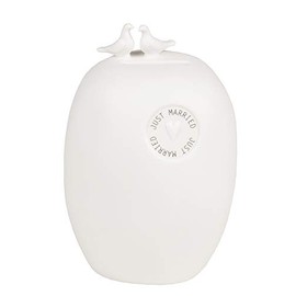 Räder Giving Gravel Stone Just Marrired