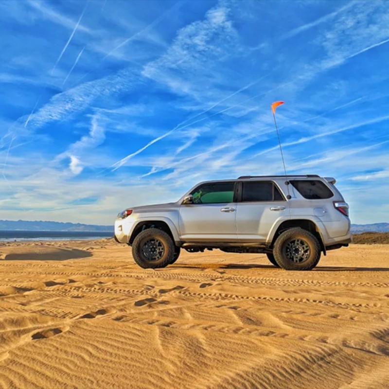 StickyWhips Suction Cup Flag Mounts for Mounting Dune Flags (1/4"-1/2"