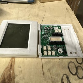 Honeywell Used Honeywell Thermostat WiFi Vision Pro 8000 TH8321WF1001 Touchscreen