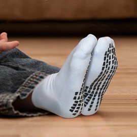 Raigoo - Calcetines antideslizantes con agarre para niños (de 4 a 16 años), calcetines deportivos acolchados para hospitales para niños y niñas, 4 pares multicolor 3, 4-7 Años