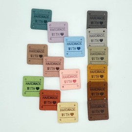 Houhounb Handmade Fabric Labels Tags Square Sewing Cloth Labels Leather Label Sewing with 4 Holes Hand Made with Love Label for DIY Sewing, Hat, Bag, Clothing Decor, 2.5 x 2.5 cm, 50 Pieces