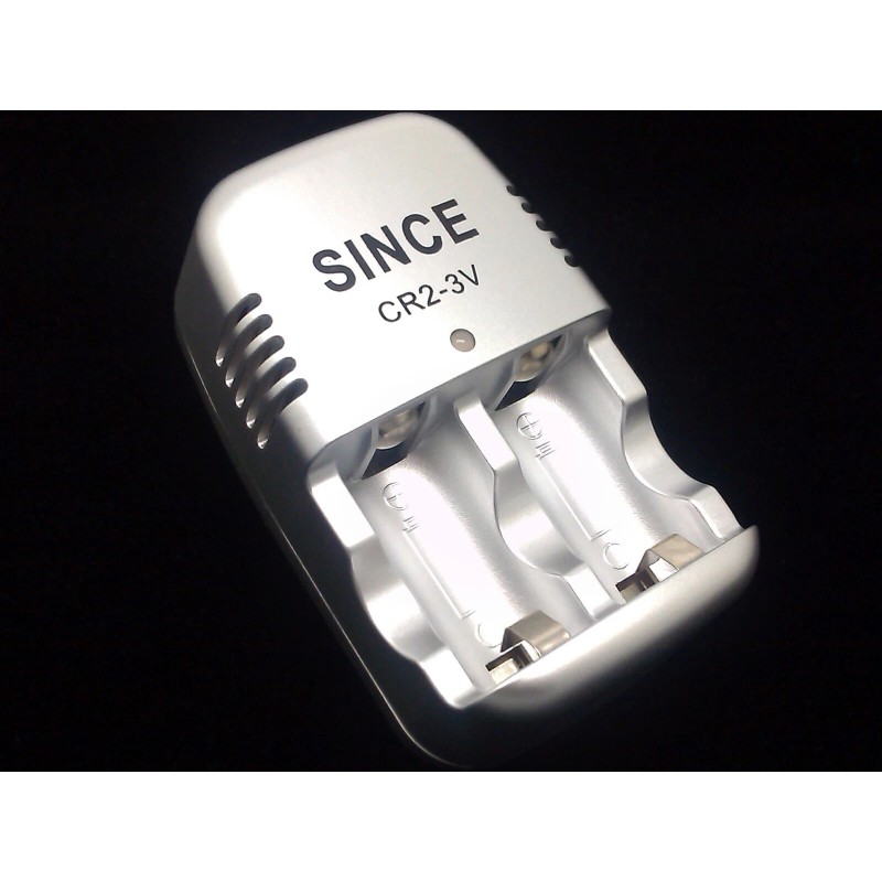 UltraFire 2PC 3.0V Li-ion ULTRAFIRE CR2 CR-2 RECHARGEABLE BATTERY +