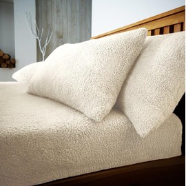 GC GAVENO CAVAILIA 2 Pack Teddy Fleece Pillow Cases - 100% Polyester Thermal Warm & Cozy Pair of Soft Fluffy Plain Fleece Pillow Cases - Cream