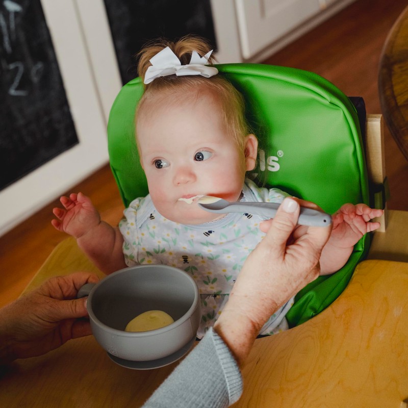 TalkTools Itsy Baby Bowl Plus Tapa Sólida Gris (Nube)