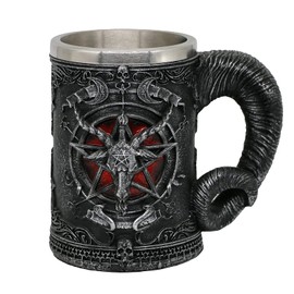 Taza de cerveza medieval con diseño de dragones renacentistas