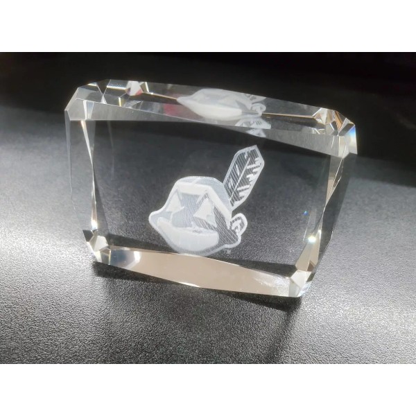 MVP CLEVELAND INDIAN MVP Crystal Display Paper Weight w/Case 3