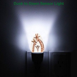 Uanvaha Cute Giraffes Family Night Light African Safari Wildlife Funny Animal Long Neck Spotted Skin Plug in Auto Sensor Led Lamp Wall Light Dusk to Dawn for Living Room Bedroom Bathroom