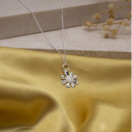 Tuscany Silver Daisy Pendant on Curb Chain 46cm/18"