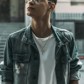 Cross Necklace for Men, Silver Mens Cross Necklaces Stainless Steel 1.2" Cross Pendant Necklace Simple 22" Cross Chain Necklace for Men