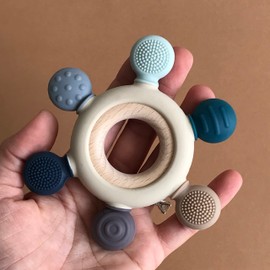 CUACUA BABY | Mordedera En Forma De Circulo| Esquinas Con Diferentes Texturas Sensoriales | Silicon Grado Alimenticio Y Madera | Alivia Dolor En Encías Y Dientes (Rosa)
