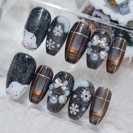 Snowman in the Night Sky Homemade Nail Tips - Short Oval / 밤하늘의 눈사람 수제네일팁 - 숏오벌