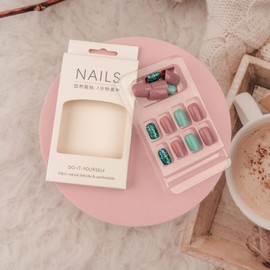 Short Press on Nails Square Solid Color Fake Nails with Green Glitter Designs False Nails 24 Pcs