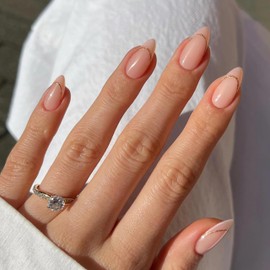 Qsnidy Glossy Press on Nails Short Medium Almond Fake Nails Nude Pink with Golden Glitter Line Design False Nails, Full Cover Artificial Nails, Acrylic Stick Glue on Nails for Women, 24 Nails Kit