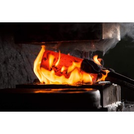 STILTREU Forged Weed Cutter with Ash Button Handle (48cm)