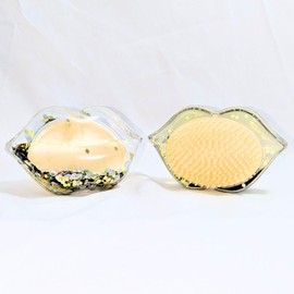 Aliadoos Connecting Your Emotions, Detangling Travel Hair Brush, Small Decorated With Liquid Glitter In Lip Shape, Plastic Compact. (Gold)