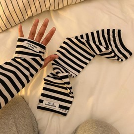 Lalapala Women's Arm Cover, UV Protection, Summer Arm Sleeve, Loose, Sun Protection, UPF50+, Cool, Cool to Touch, Arm Cover, Sweat Absorbent, Quick Drying, Finger Holes, Good Texture, Breathable