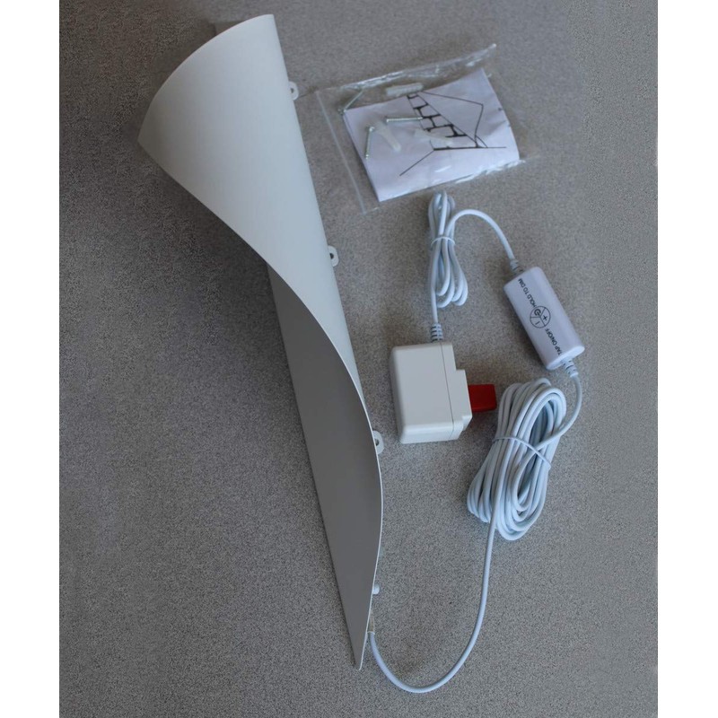 "Big Reveal" LED Corner Light 18" White Curved Metal