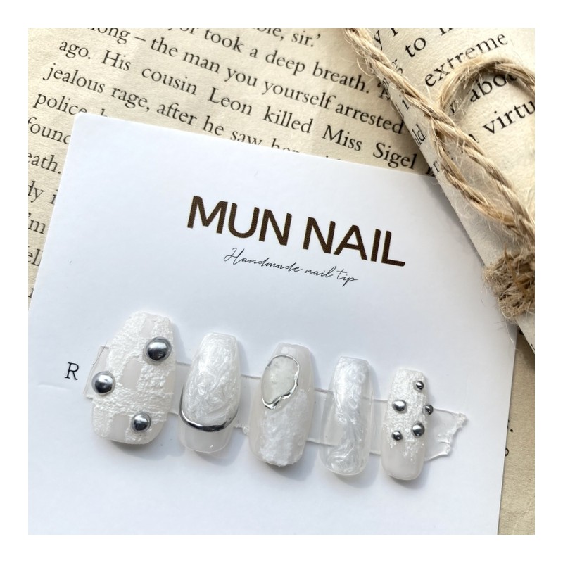 Milk Bingsu Nail Tips - Mediaval / 우유빙수 네일팁 -