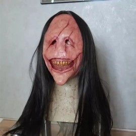 Una Nueva Máscara De Demonio Con Pelo Largo Y Cara Roja ./