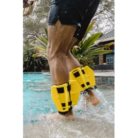 Aquastrength - Aletas de resistencia acuática | Aumenta el arrastre para fuerza y tonificación, pesas para piernas de agua para piscina | Guía de inicio rápido y programas en línea. (Amarillo)