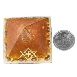 Nupuyai Healing Stone Pyramid Gemstone with Copper Wire Reiki Crystal Pyramid Positive Energy for Chakra Healing Meditation and Feng Shui Decoration 50 x 50 mm