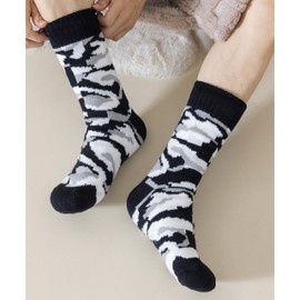 YEEKAORA Men's Slipper Socks with Non-Slip Grippers, Thermal Fuzzy Warm Sherpa Lining Thick Indoor Sleeping Christmas Socks (Camouflage Black)