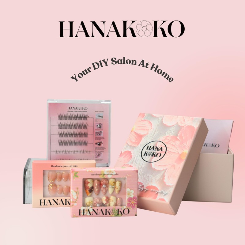 Hanakoko Handmade Press-On Nails, Floral Designs with Glitter and Pearls,