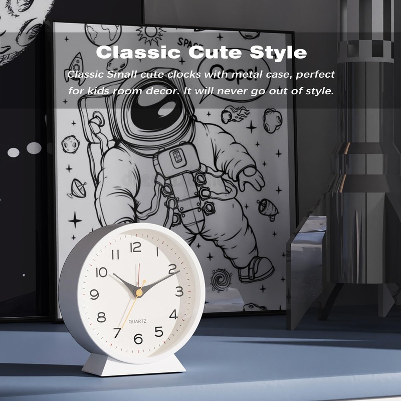 AYRELY® 4.5" Analog Alarm Clock,Small Retro Desk Clock Battery Operated,Slient