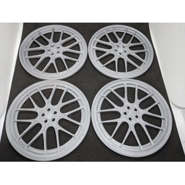 Car Wheel Rim Drink Coasters (Set of 4) in Silver - Unique Gift for Car Lovers, Petrolheads & Driving Enthusiasts - Durable 3D Printed Wheel Rim Design Drinks Mats