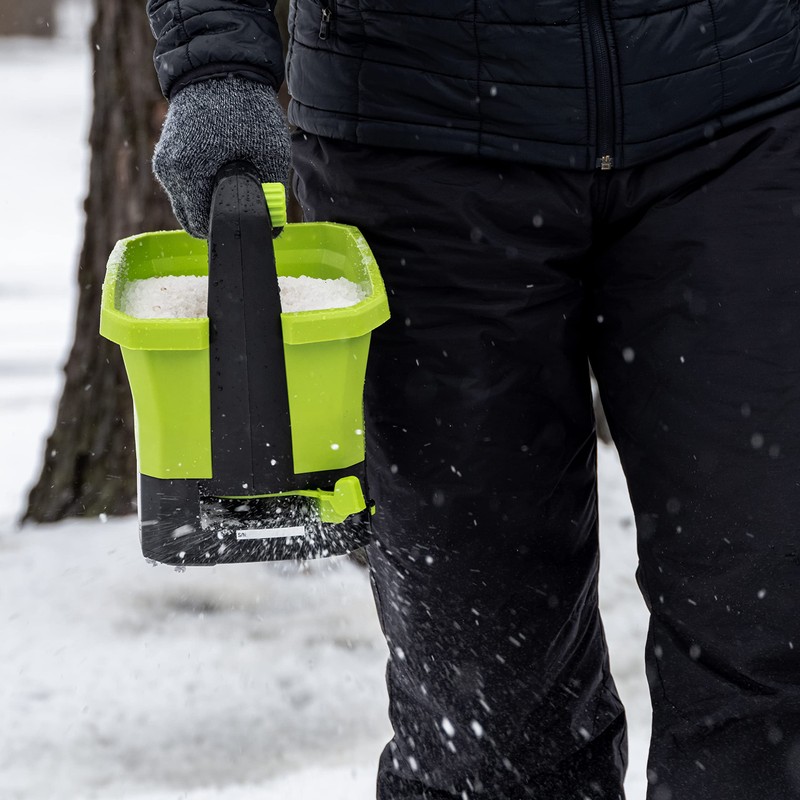 Earthwise SP001 20-Volt Cordless Electric Handheld Fertilizer Seed Garden Spreader