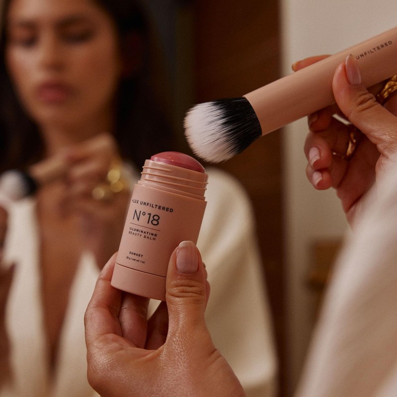 + Lux Unfiltered - Face Blending Brush for Makeup -