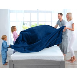 Utopia Bedding Utopia Bedding Fleece Blanket King Size Navy 300GSM Luxury Anti-Static Fuzzy Soft Microfiber Bed Blanket (90x102 Inch)