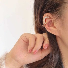 Yienate Crystal Star Moon Ear Clips Earring Single Gold Crescent Moon Cuff Wrap Earring Statement Star Non Piercing Cartilage Clip on Earring Rhinestone Moon Crawler Earrings Jewelry for Women Girls