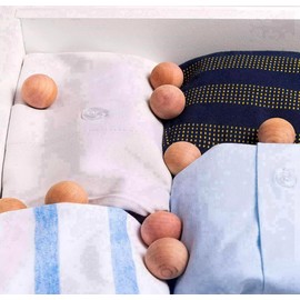 20 Cedar Wood Rings + 12 Cedar Balls for Moth Protection | With Sandpaper | 100% Natural Cedar Moth Protection | Cedar From the United States | Fresh Fragrance for Hangers