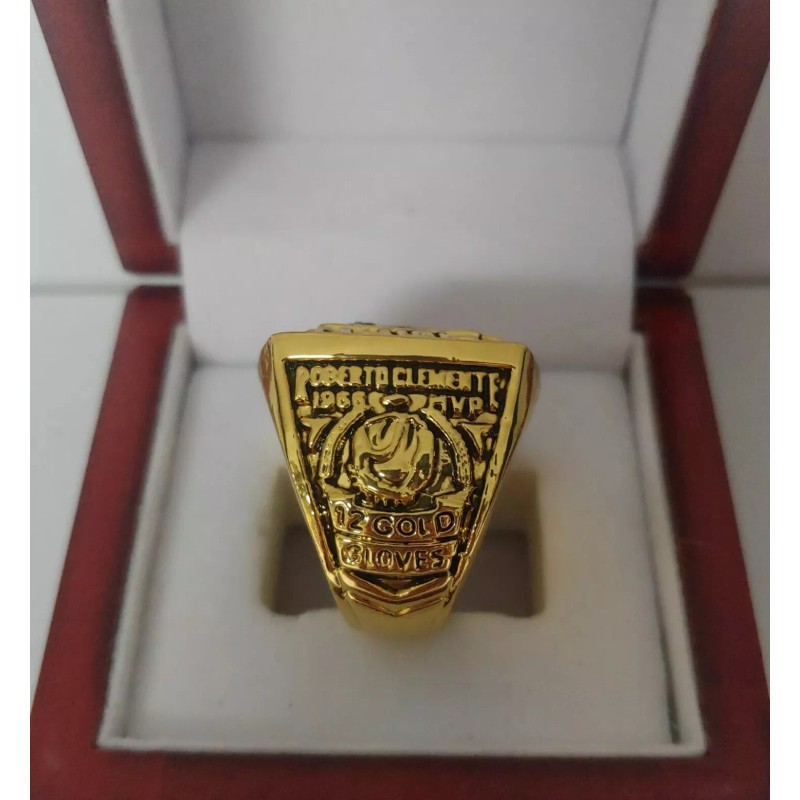 Roberto Clemente - Pittsburgh Pirates Commemorative Ring With Wooden Display
