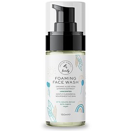 The Natural and Organic Family Kids Foaming Face Wash - Clean and Gentle Face Wash for Kids and Preteens - Made in the UK - Unscented
