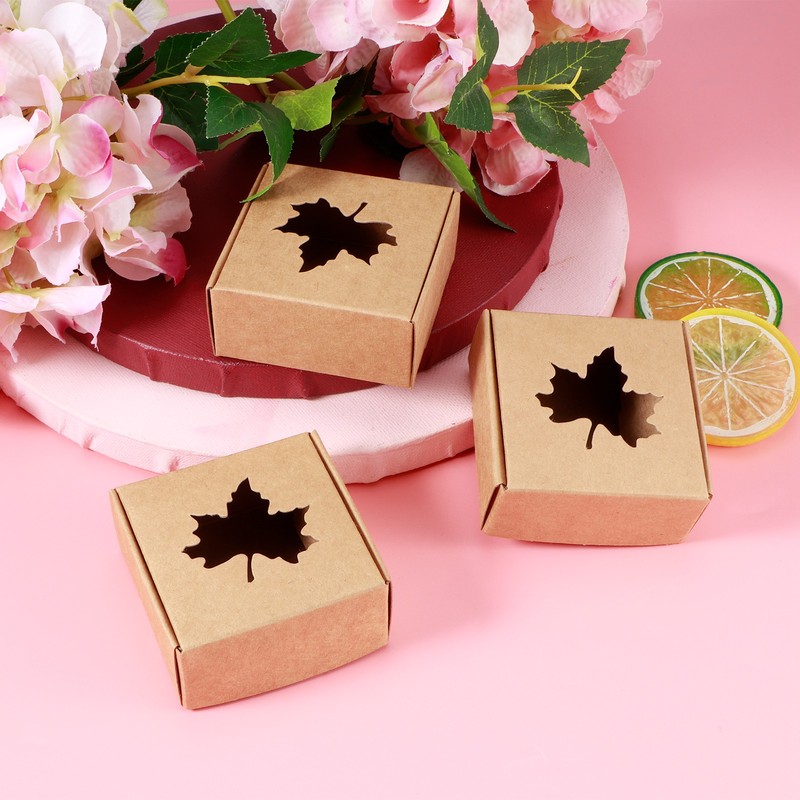 50Pcs Maple Leaf Pattern Kraft Paper Packing Box Small Gift