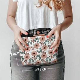 Inspirational Western Makeup Bag, Western Gifts, Western Accessories for Women, Vintage Cowgirl Sunflower Gifts Cosmetic Bag for Women Sister Western Lovers Birthday Christmas Travel Toiletry Bag