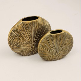 RockRain Vintage Gold Flower Vases: Decorative Aluminium Set of 2 - Intricate Detailing & Antique Finish for Home & Office Décor - Mantel Shelf & Table Display Accessories