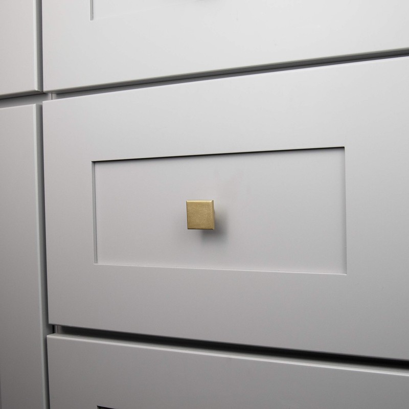 Hickory Hardware 10 Pack of Square Kitchen Cabinet Knobs, Quality