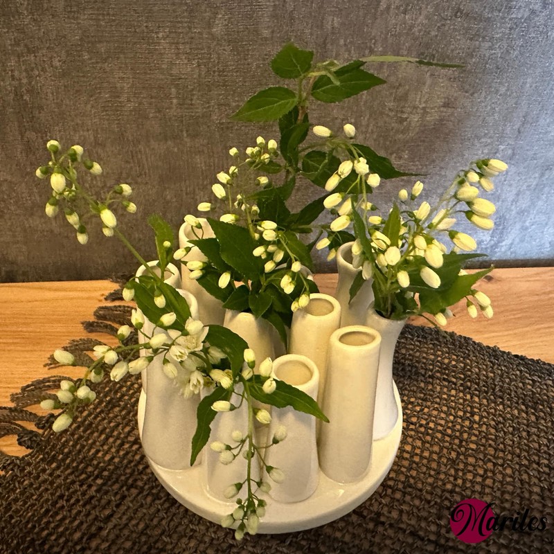 Mariles Vases Set on Base Flower Vases Flower Pot Table