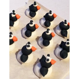 12 Sugar Mini Penguins- Gorgeous, edible and handmade with love in the UK!