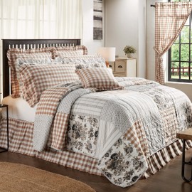 VHC Brands Annie Portabella Floral Patch Queen Quilt 90Wx90L