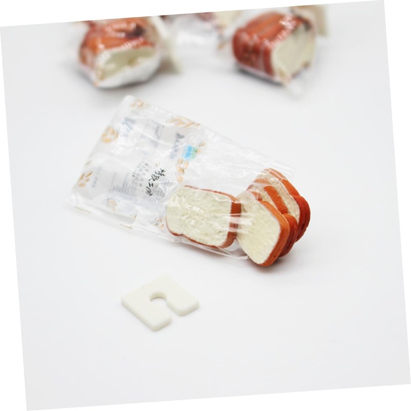 Kisangel 2pcs 3 Cute Mini Food Models Resin Mini Toast