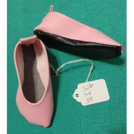 Light Pink Vinyl Slippers with Black Soles for 32" fashion & BJD Dolls 32PDSH38