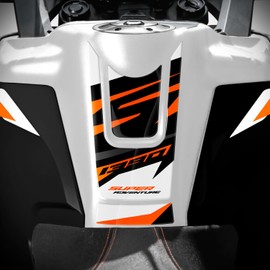 Az Graphishop Tank Pad 3D Resin Compatible with KTM 1390 Super Adventure S 2025-2026 Protection Against Bumps and Scratches Motorcycle Accessories Made in Italy GP-1390SAS-26 (White & Black)