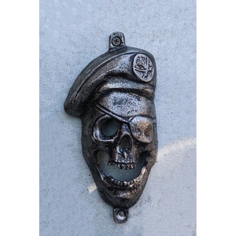 Silver Bone Chilling Pirate Buccaneer Skull Skeleton Wall Beer Bottle