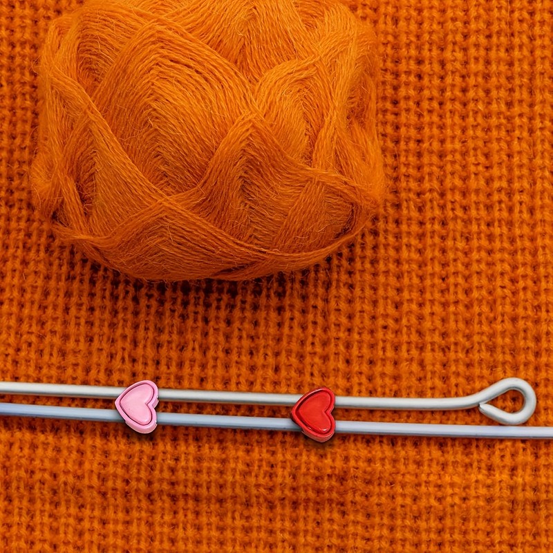 5-Piece Heart-Shaped Knitting Needle Stoppers – Double-Hole Spring Cord Locks