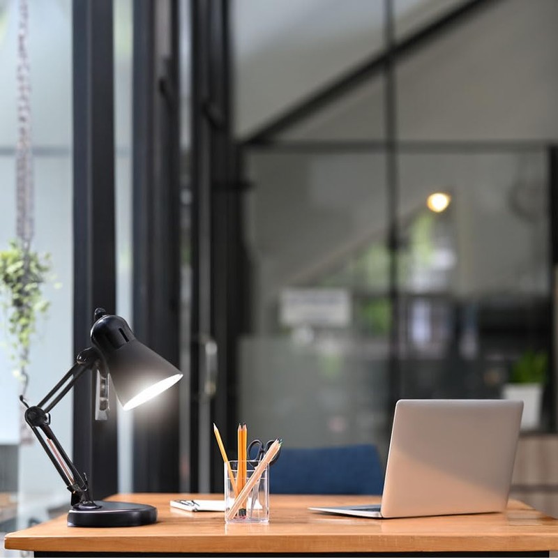 Black 3 Gang Switched Multi Socket 1.5m Cable Ideal for