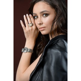 Jessica Simpson Women's Silver Adjustable Ring Watch – Gold Octagon Bezel, Quartz Analog Mini Dial, Stretch Band Fashion Jewelry Accessory